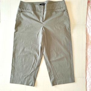 Lane Bryant sz 18 Crop Pants
